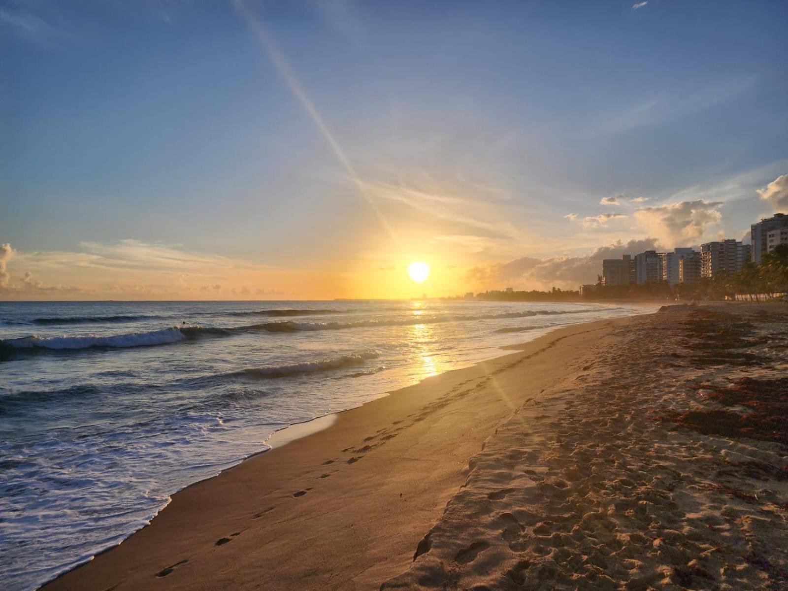 Breathtaking 3-Br Beachside Apt San Juan Exterior photo